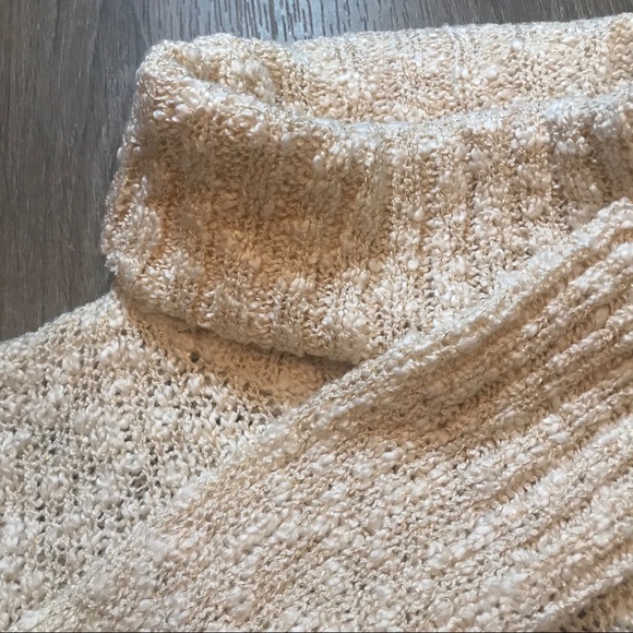 La Mode Sweaters - Sparkly ivory turtleneck sweater in EUC